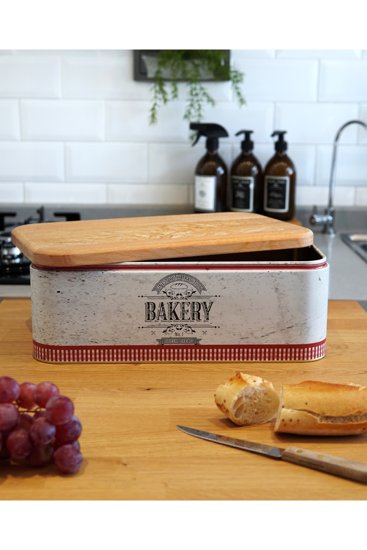 Country Bakery Desenli Ahşap Kapaklı Metal Ekmek Kutusu, 9 lt